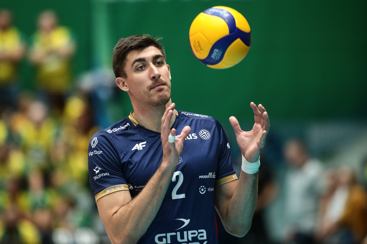 El grupo Azoty ZAKSA Kędzierzyn-Koźle en Bełchatów fue destruido.  Hay una batalla desesperada por los playoffs