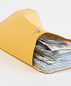 Tylko funkcjonariusze publiczni pod lupą CBA?