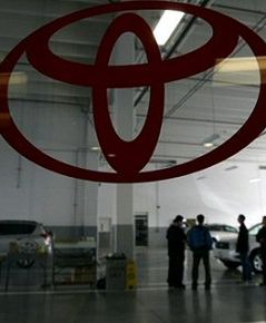 Szef Toyoty przeprasza za motoryzacyjne buble