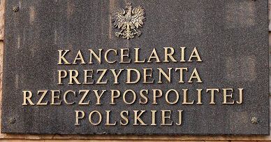 Szokująca liczba aut i pracowników u prezydenta