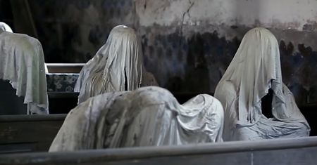 Film z ”Przeklętej kaplicy” - miejsca, gdzie duchy szukają odkupienia