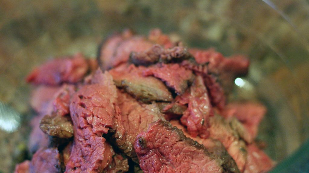 Pieczony udziec wołowy (mięso i tłuszcz, II klasa mięsa)