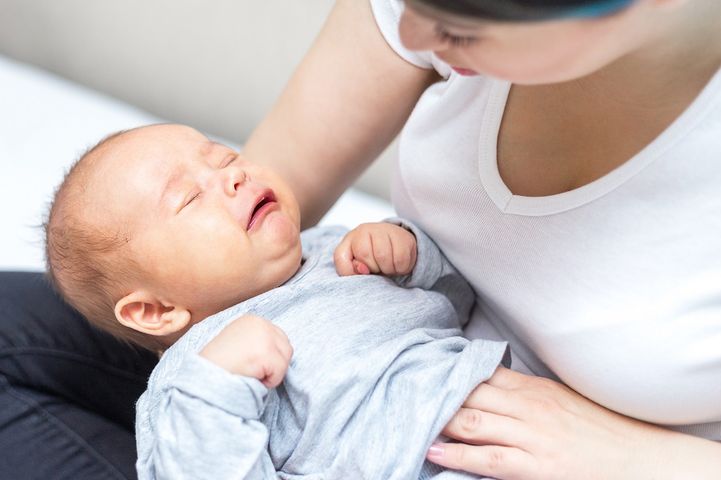 Biegunka u niemowlaka: jak się objawia? Kiedy udać się do lekarza?