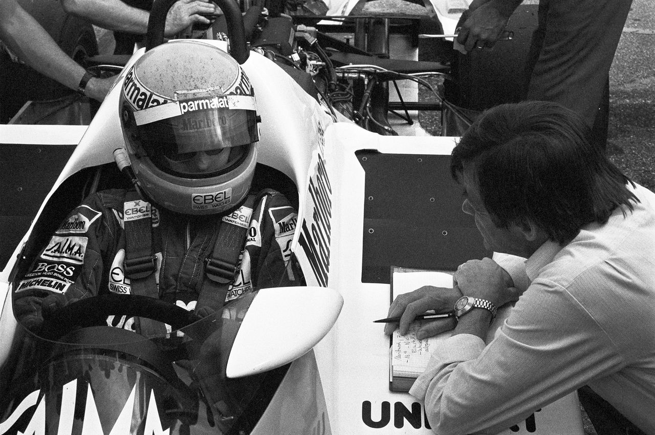 Mezger nadzoruje testy F1 w roku 1983 (fot. Porsche)