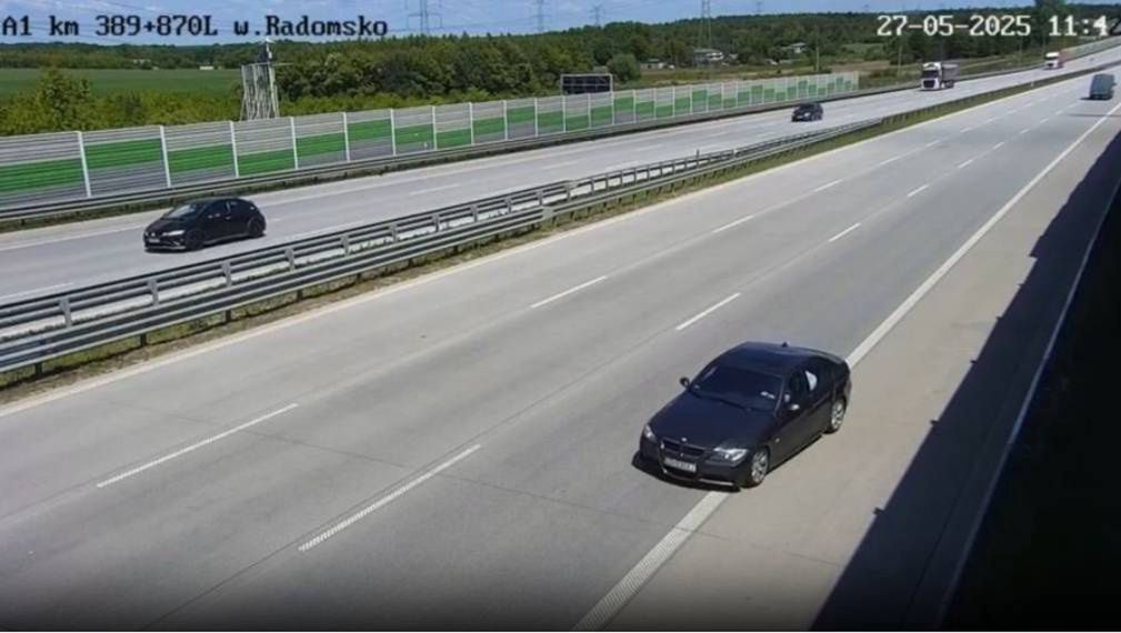 Jechał pod prąd autostradą A1 w Łódzkiem. Później porzucił auto i ruszył pieszo w stronę Gdańska