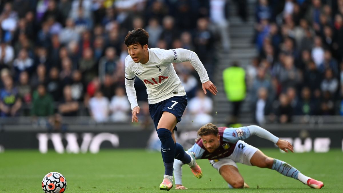 Son Heung-Min (z lewej) oraz Matthew Cash