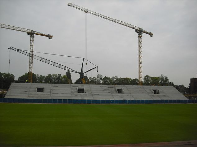 Trybuna wschodnia stadionu przy Roosevelta wygląda coraz bardziej okazale