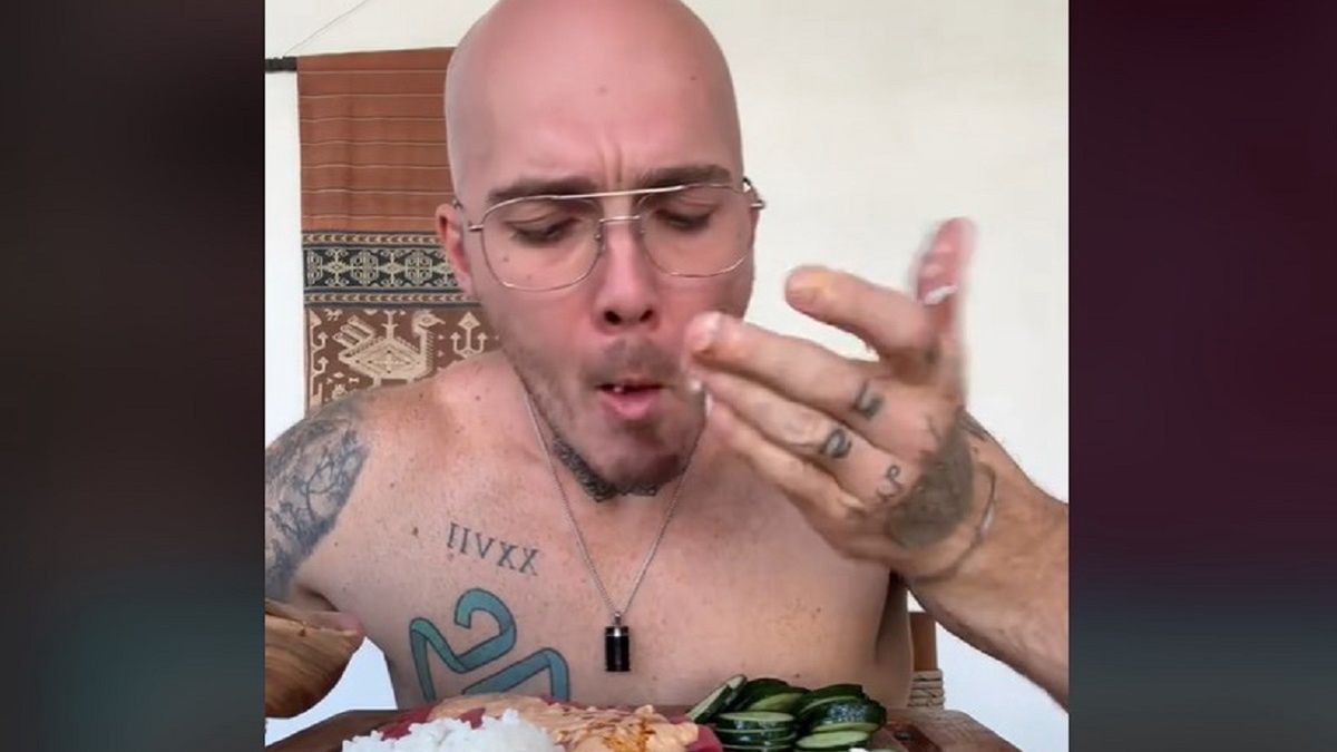 Przez 100 dni jadł surowe mięso. Takie zauważył skutki. 