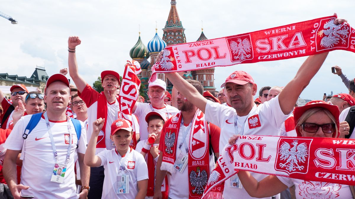 Zdjęcie okładkowe artykułu: Getty Images / Oleg Nikishin / Na zdjęciu kibice reprezentacji Polski 