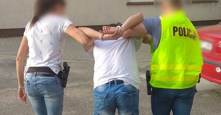 Policja zatrzymała kibola