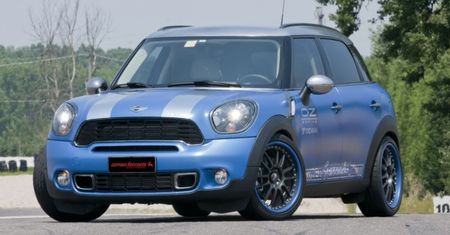 150 lat włoskiej jedności – Romeo Ferraris Cooper S Countryman Anniversario (2011)