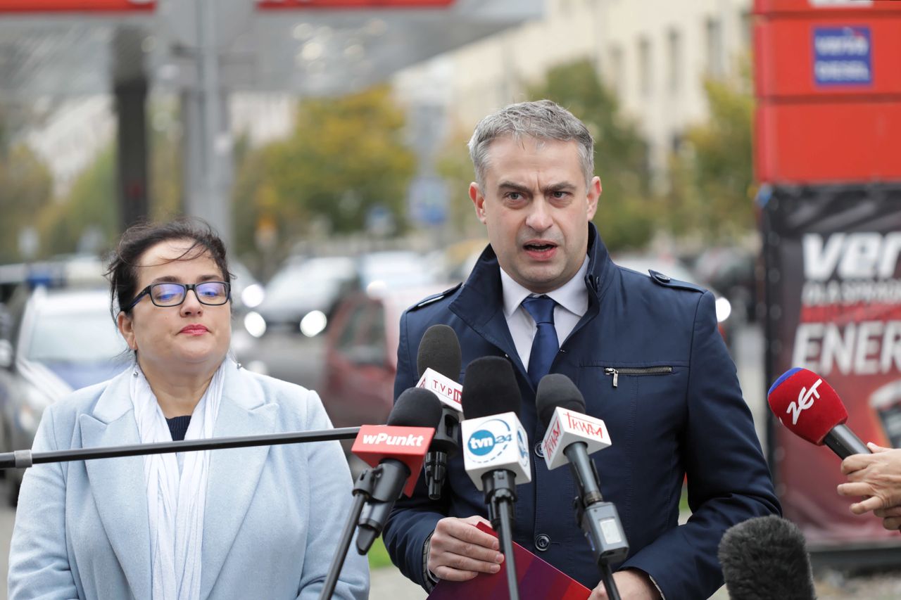 Krzysztof Gawkowski i Anita Kucharska-Dziedzic z Lewicy: PiS nie radzi sobie z lawinowo rosnącymi cenami paliw", mamy program "Drożyzna +"