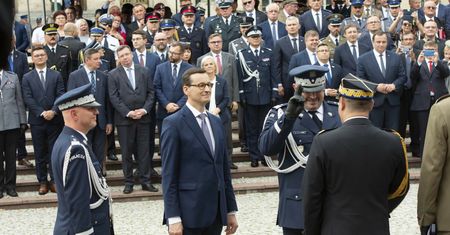Luksusowe BMW, porsche, stosy gotówki i zegarki. Policja łowi majątki przestępców