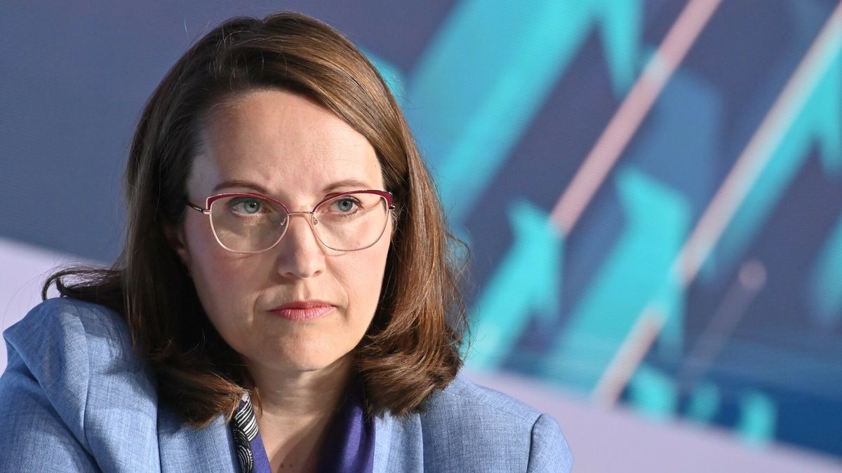 Minister finansów Magdalena Rzeczkowska