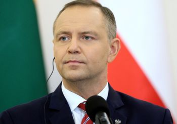 Nawrocki wraca do Polski. Nieoficjalnie: SOP odradza przyjazd przed TK