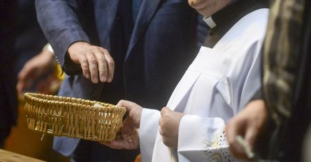 Kościoły powinny być zamknięte na Wielkanoc. Tak uważa ekspertka