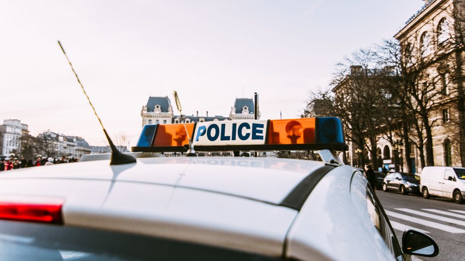 Atak nożownika we Francji. Policjant ciężko ranny