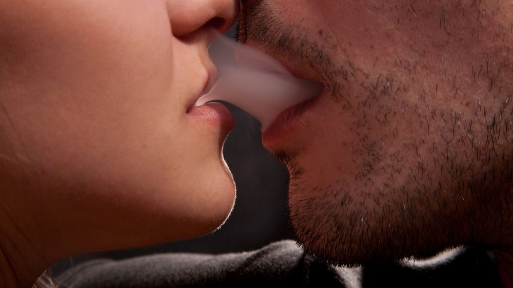 Jakie są różnice w paleniu papierosów i rzucaniu nałogu między kobietami a mężczyznami?