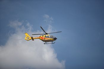 Zderzenie crossów na drodze gruntowej pod Lubaczowem. Dwóch nastolatków w ciężkim stanie zabrało Lotnicze Pogotowie Ratunkowe