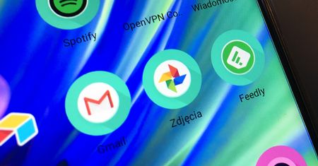Google ma za mało komunikatorów? Zdjęcia Google dostały wysyłanie wiadomości