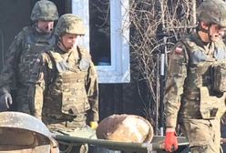 Niebezpieczne odkrycie pod podłogą. "80 lat spali na bombie"