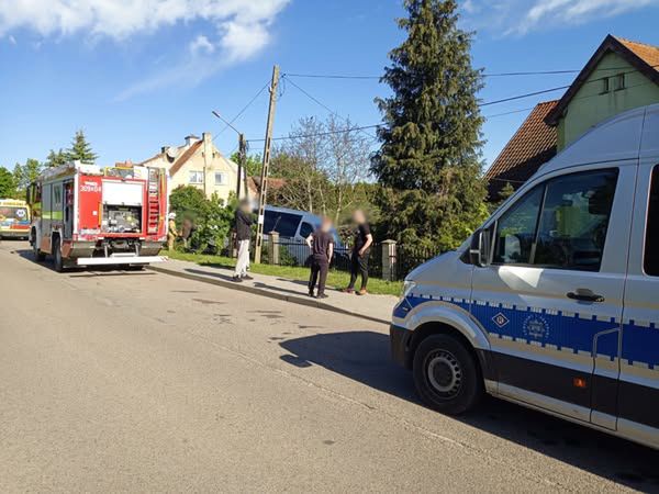Wypadek szkolnego busa w Łęgajnach. Pięć osób w szpitalu