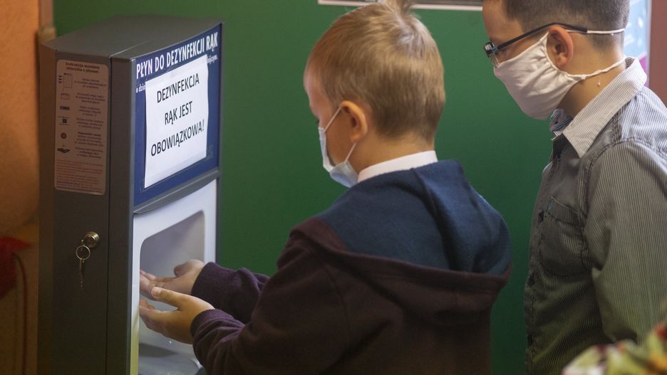 Koronawirus.  Rekord  zakażeń i 16 ognisk szkolnych w woj. pomorskim