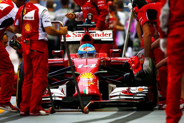 To może być jeden z ostatnich sezonów Fernando Alonso w Ferrari / fot. Pirelli