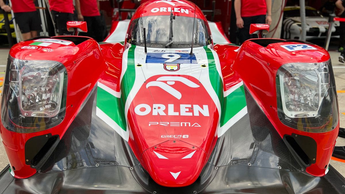 Robert Kubica i samochód Prema Orlen Team