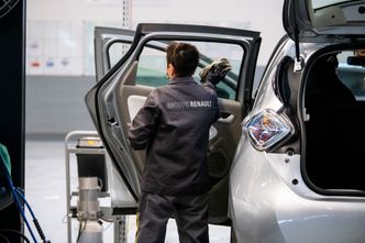 Renault zostaje w Rosji. Przychylnie na to patrzy francuski rząd