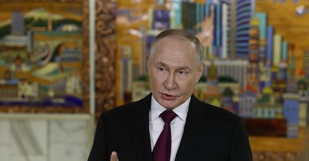 Francuzi komentują. Putin nie zmienia strategii od szczytu na Alasce