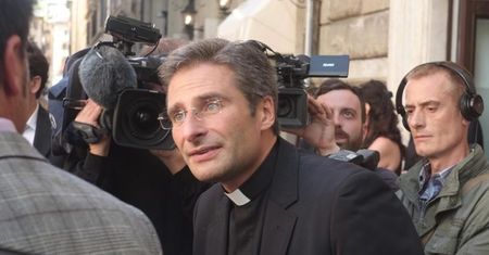 Gdyby chciał, znalazłby seks nie wychodząc z biura. Rozmawiamy z księdzem Krzysztofem Charamsą