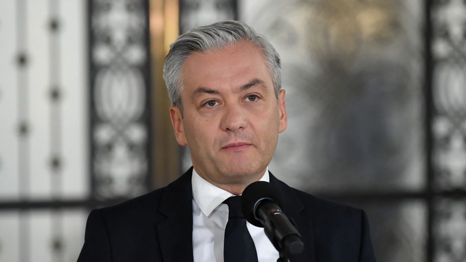 Biedroń odpowiada Kukizowi. "Z tobą to się mogę napić"
