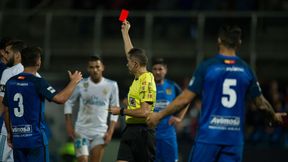 Kolejny koszmarny błąd Villanuevy. Podyktował jedenastkę za rękę metr przed polem karnym