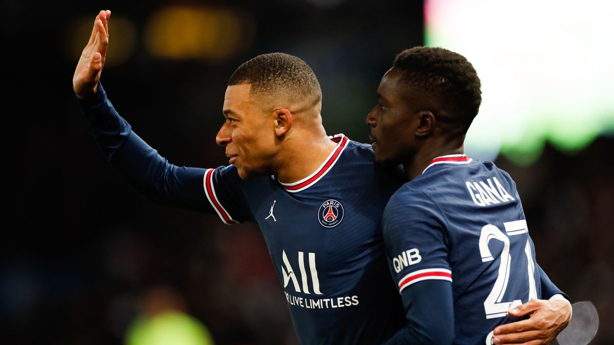 Kylian Mbappe (L) i Idrissa Gueye