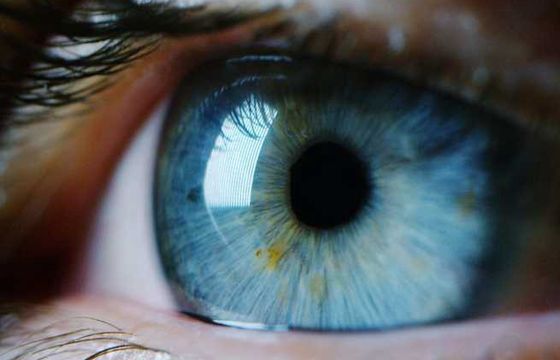 Robot wstrzykuje leki do oka. Robi to dokładniej niż chirurdzy