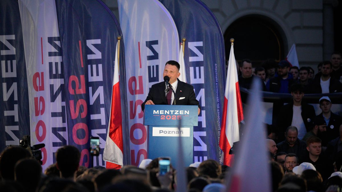Far-right presidential candidate Slawomir Mentzen campaigns in Poznan, Poland on 02 April, 2025. Mentzen's ratings in the polls dropped after remarks on abortion rights however following a dispute with the Poznan mayor about the location of the rally a larger than usual number of people attended. (Photo by Jaap Arriens/NurPhoto via Getty Images)