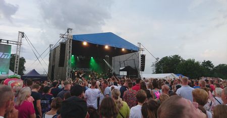 Dożynki w Lubieniu Kujawskim – wielka impreza w rytmie disco. Na scenie m.in Piękni i młodzi