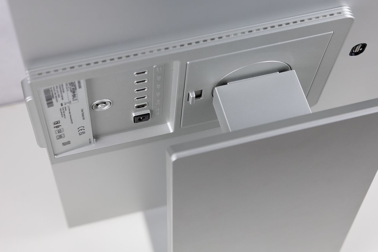 Samsung Vievfinity S9 5K 27 cali połączona podstawa
