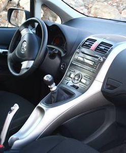 Czarna owca - Auris 2.2 D-4D