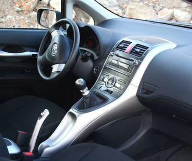 Czarna owca - Auris 2.2 D-4D