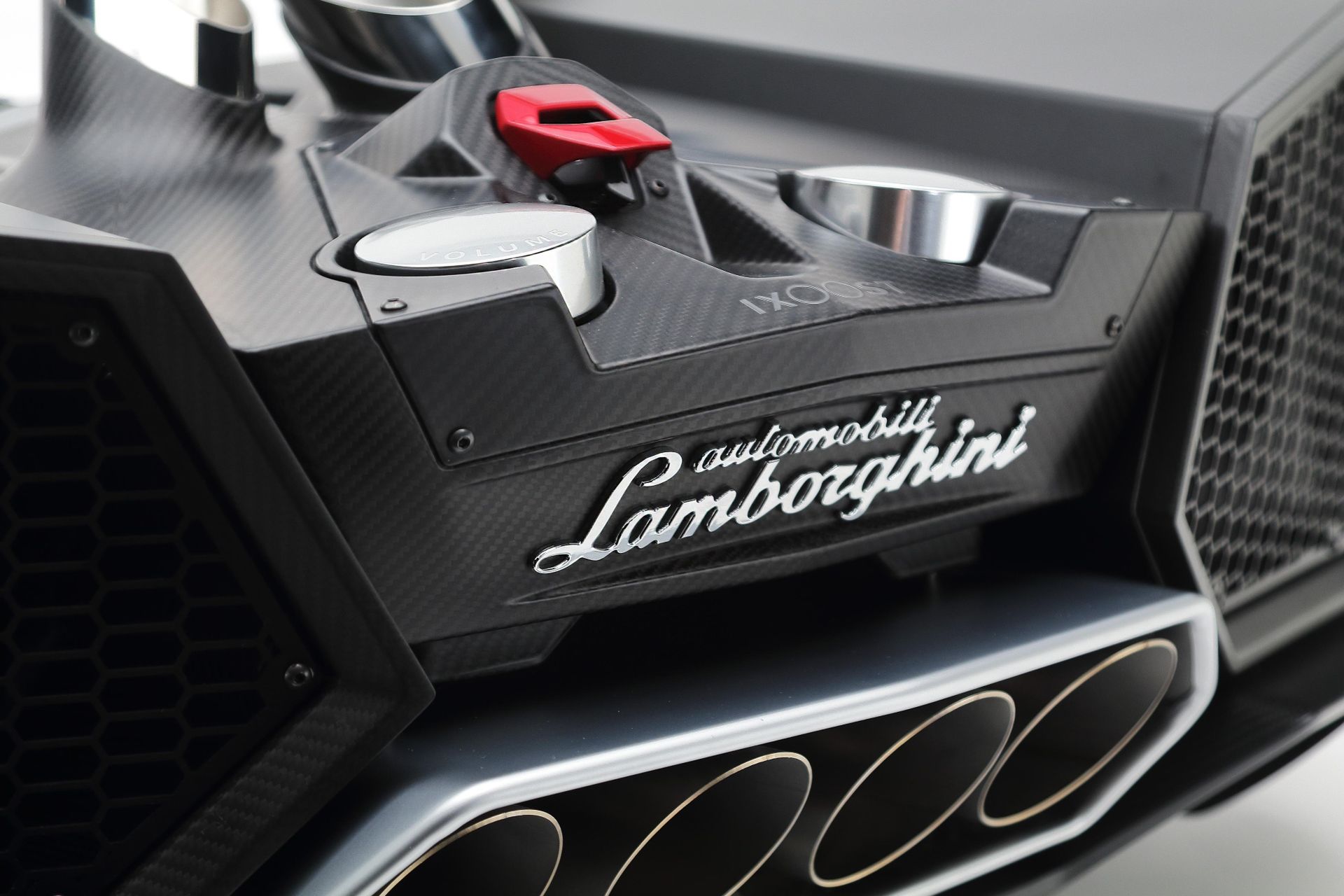 Ixoost Esavox Lamborghini Speaker System: głośnik Bluetooth jak Lamborgini Aventador 3
