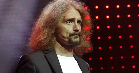 "X Factor": Ile naprawdę lat ma Gienek Loska?