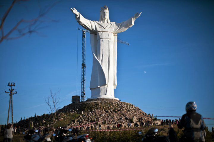 Jezus ze Świebodzina. Polski posąg znów na językach