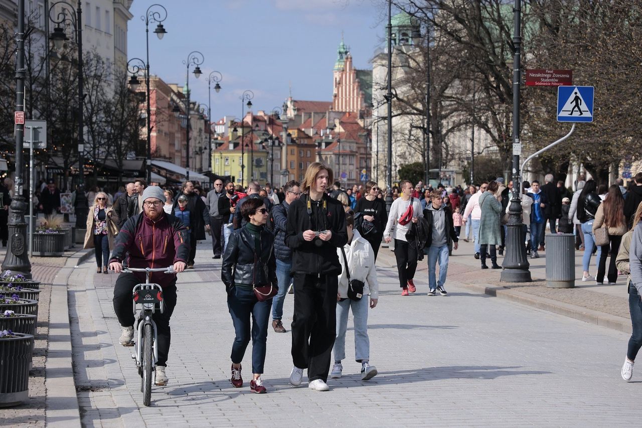 Produkcja rośnie, inflacja w odwrocie, ale budownictwo i rynek pracy w stagnacji