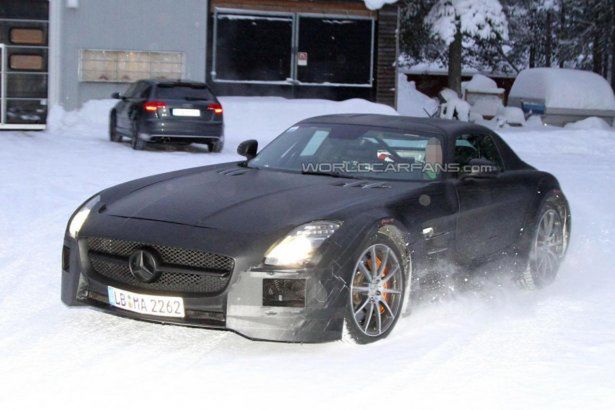 Mercedes SLS AMG Black Series na Kole Podbiegunowym