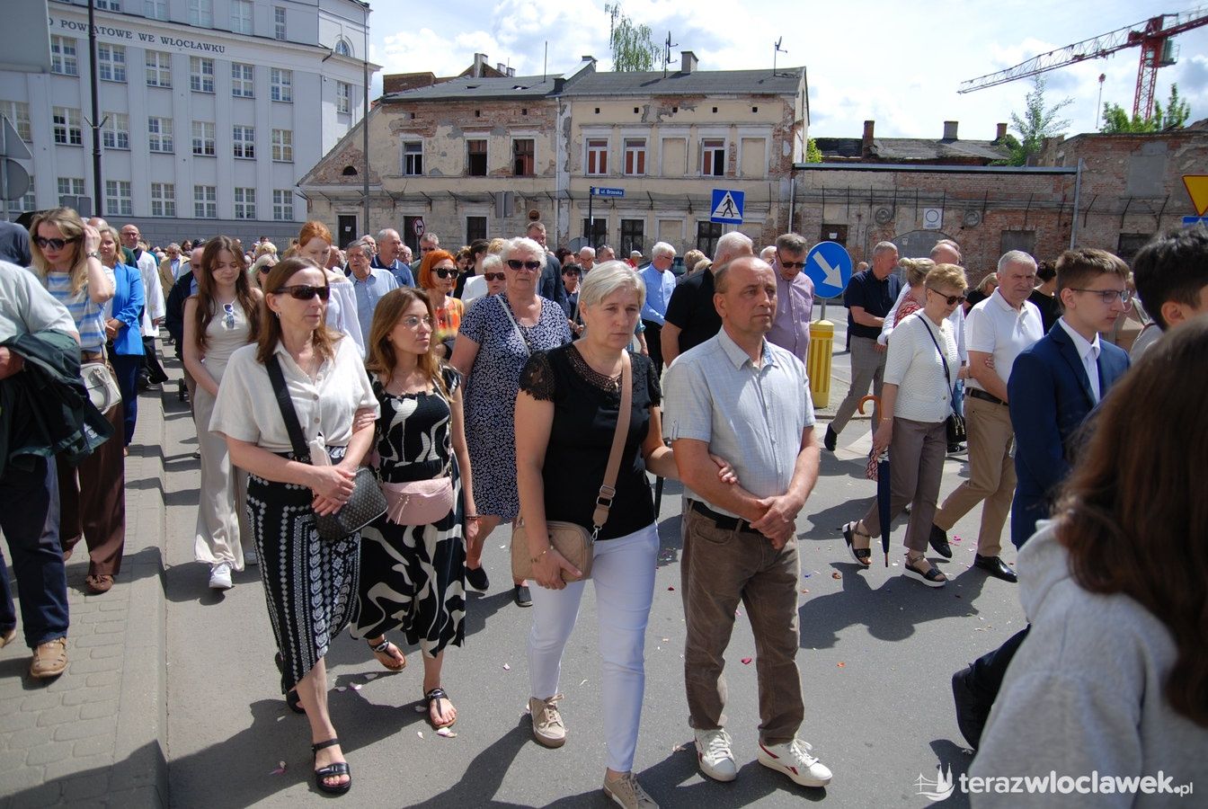 Miejska procesja Bożego Ciała przeszła ulicami Włocławka