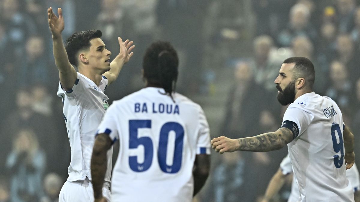 Na zdjęciu piłkarze Lecha po strzeleniu gola