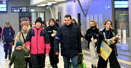 Polski rząd pomoże obywatelom Ukrainy. Zasiłki i świadczenia rodzinne dla uchodźców