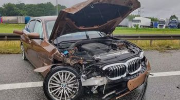 Kolizja na A1. BMW uderzyło w bariery i dostawcze iveco